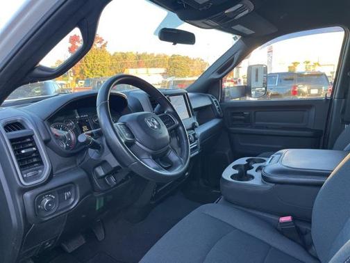 2021 RAM 3500 Tradesman Crew Cab 4x4 8' Box