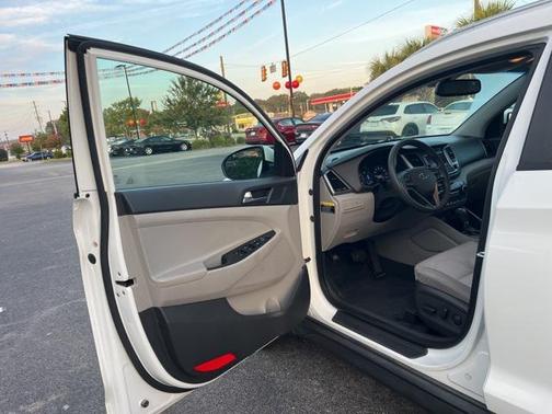 2016 Hyundai TUCSON SE