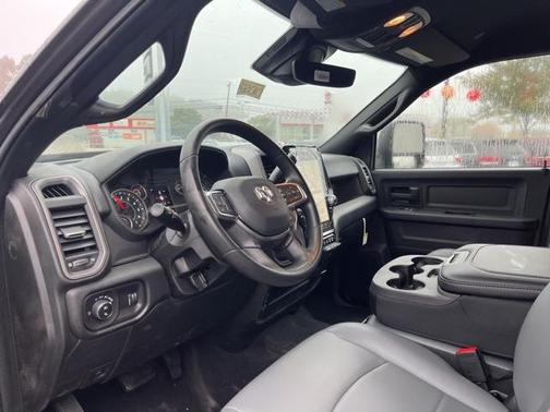 2025 RAM 2500 Tradesman Crew Cab 4x4 6'4' Box