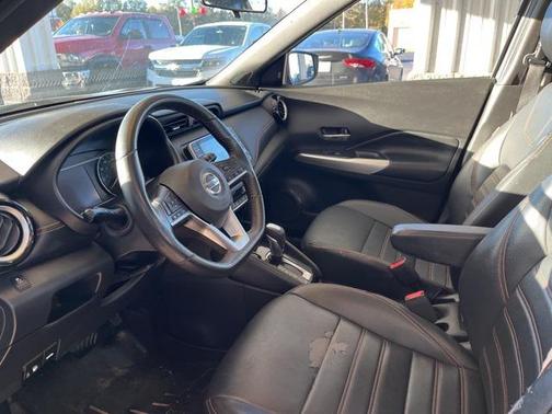 2019 Nissan Kicks SR