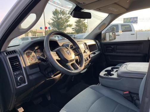 2018 RAM 2500 Tradesman Crew Cab 4x2 6'4' Box