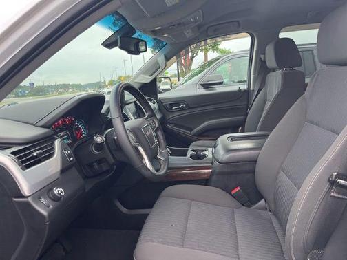Summit White 2020 GMC Yukon SLE