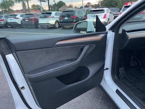 2024 Tesla Model Y Standard Range