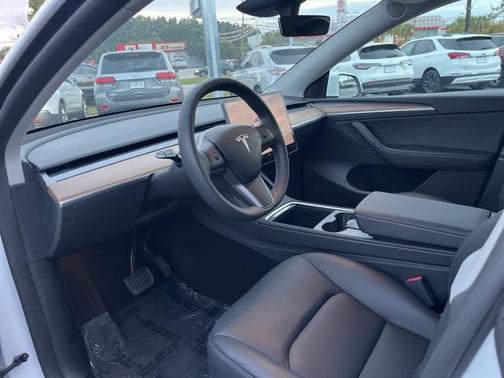 2024 Tesla Model Y Standard Range