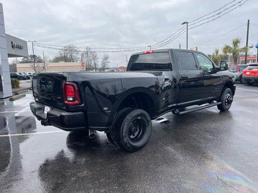 Diamond Black Crystal Pearlcoat 2026 RAM 3500 Big Horn Crew Cab 4x4 8' Box