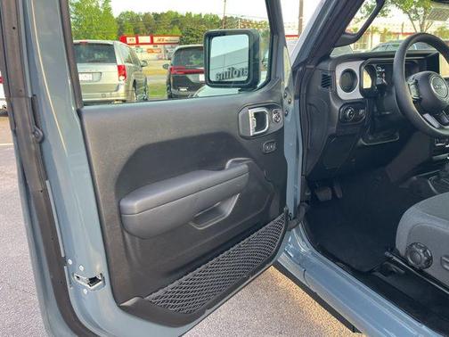 Anvil Clearcoat 2026 Jeep Gladiator Sport S