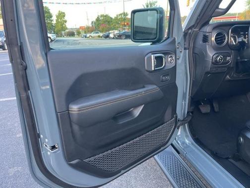 2025 Jeep Gladiator High Tide