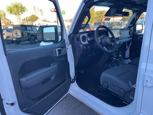 2026 Jeep Gladiator Sport S