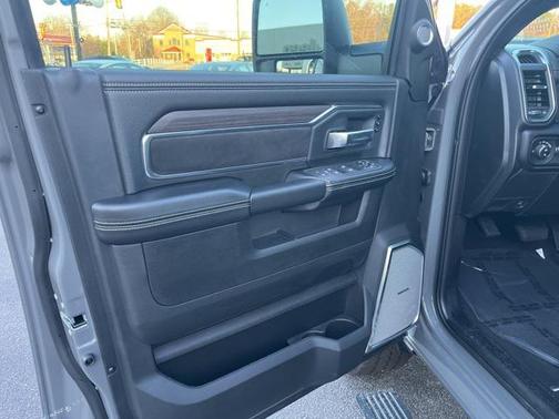 2026 RAM 2500 Laramie Crew Cab 4x4 6'4' Box