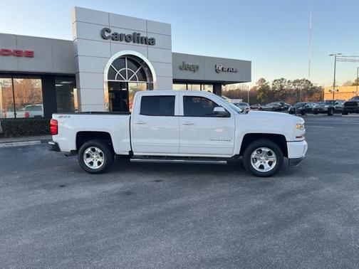 Summit White 2017 Chevrolet Silverado 1500 2LT