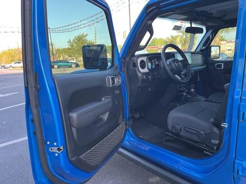 2025 Jeep Gladiator Nighthawk