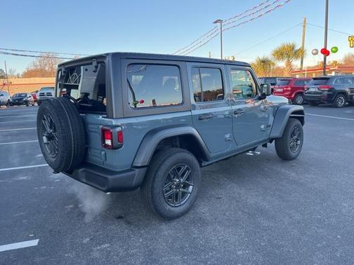 2025 Jeep Wrangler 4-Door Sahara 4x4