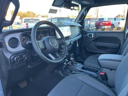 2025 Jeep Wrangler 4-Door Sahara 4x4