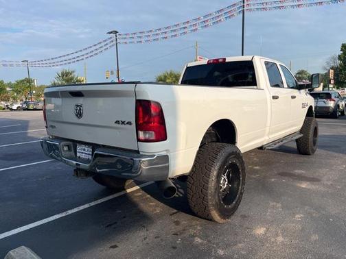 2017 RAM 2500 Tradesman Crew Cab 4x4 8' Box