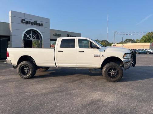 2017 RAM 2500 Tradesman Crew Cab 4x4 8' Box