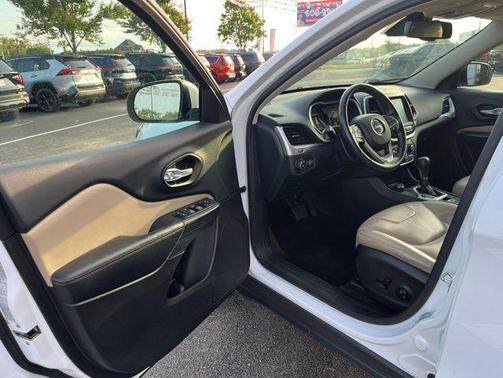 Bright White Clearcoat 2016 Jeep Cherokee Limited