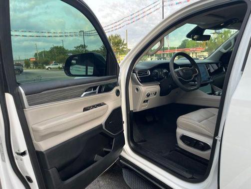 Bright White Clearcoat 2023 Jeep Wagoneer Series III 4x4