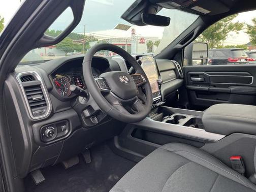 2025 RAM 2500 Big Horn Crew Cab 4x4 6'4' Box