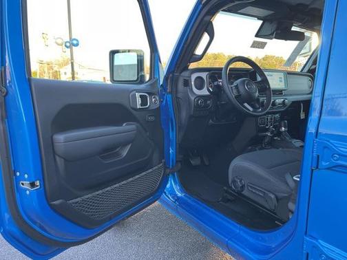 2025 Jeep Gladiator Sport S