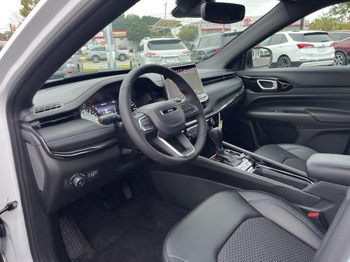 bright white clearcoat 2026 Jeep Compass Latitude