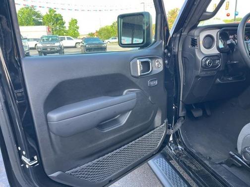2025 Jeep Gladiator Nighthawk