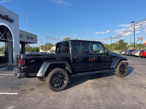 2025 Jeep Gladiator Nighthawk