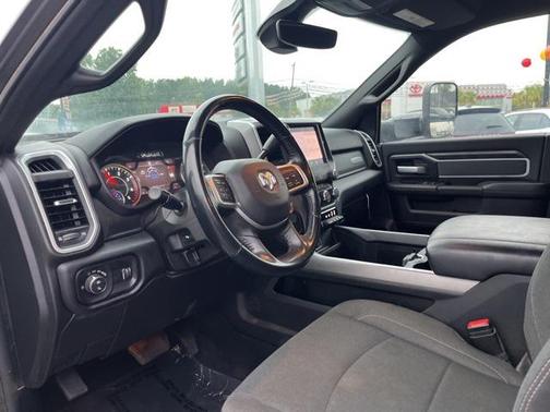 2022 RAM 3500 Big Horn Crew Cab 4x4 8' Box