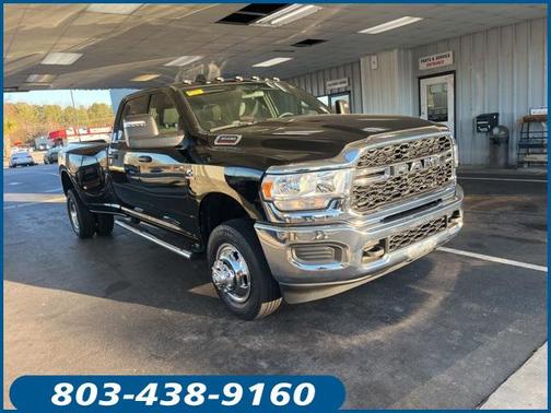 2024 RAM 3500 Tradesman Crew Cab 4x4 8' Box