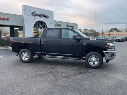 Diamond Black Crystal Pearlcoat 2026 RAM 2500 Tradesman Crew Cab 4x4 6'4' Box