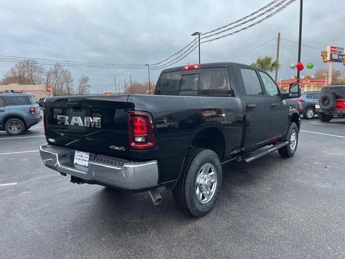 2026 RAM 2500 Tradesman Crew Cab 4x4 6'4' Box