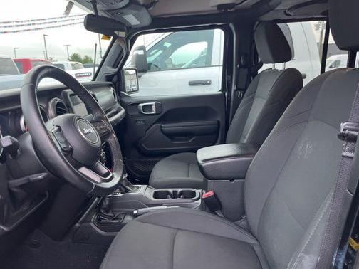 Black Clearcoat 2022 Jeep Wrangler Unlimited Sport