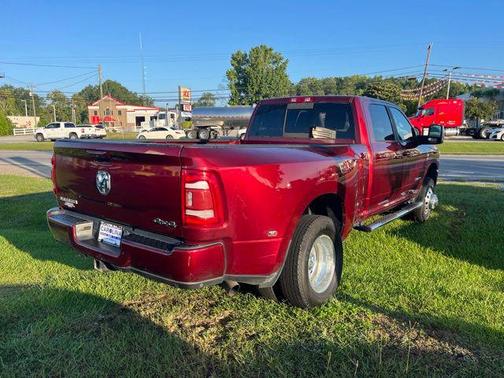 Delmonico Red Pearlcoat 2024 RAM 3500 Laramie Crew Cab 4x4 8' Box