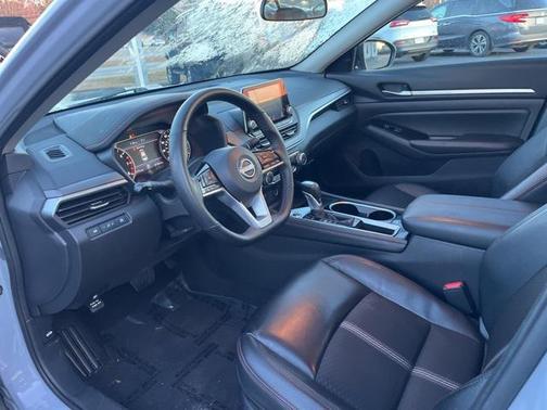 2025 Nissan Altima SR FWD