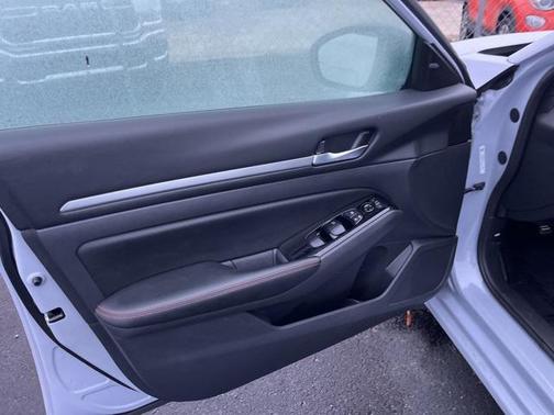 2025 Nissan Altima SR FWD