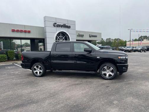 Diamond Black Crystal Pearlcoat 2026 RAM 1500 Express