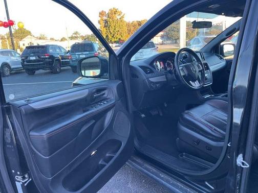 2016 Dodge Grand Caravan R/T