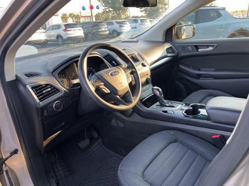 2017 Ford Edge SE