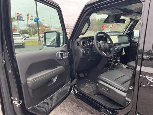 2026 Jeep Gladiator Sahara 4x4