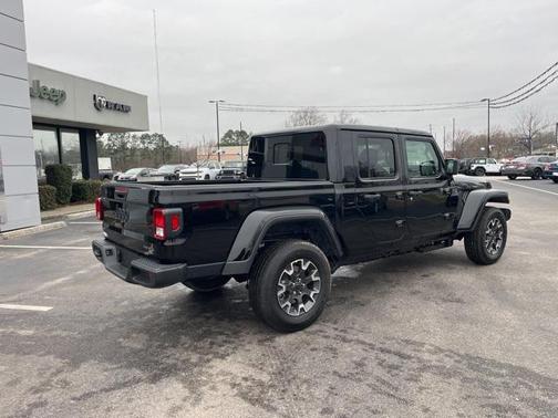 2026 Jeep Gladiator Sahara 4x4
