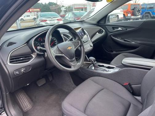 2022 Chevrolet Malibu FWD LT