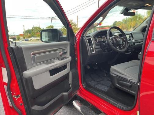 2019 RAM 1500 SLT