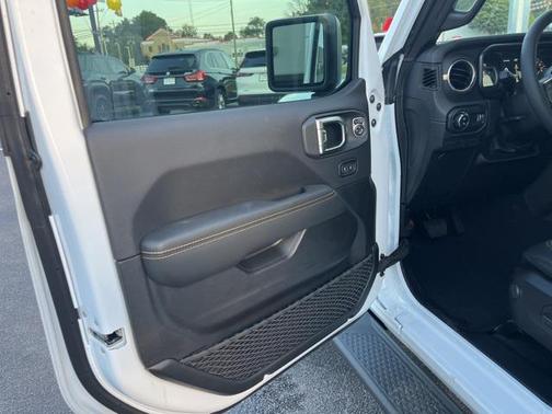 2025 Jeep Gladiator High Tide