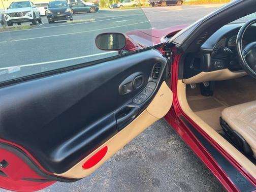 2000 Chevrolet Corvette Base