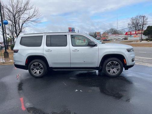 2024 Jeep Wagoneer Series II 4x2