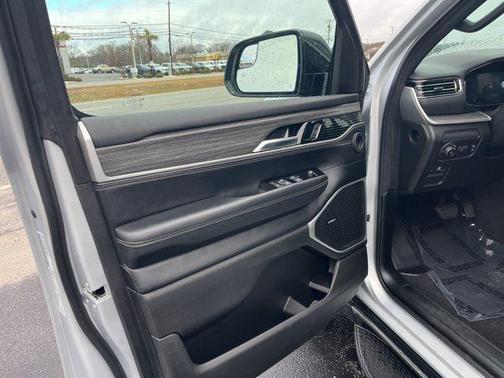 2024 Jeep Wagoneer Series II 4x2