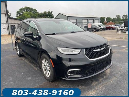 Brilliant Black Crystal Pearlcoat 2022 Chrysler Pacifica Touring L