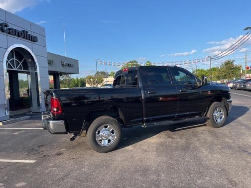 2025 RAM 2500 Tradesman Crew Cab 4x4 6'4' Box