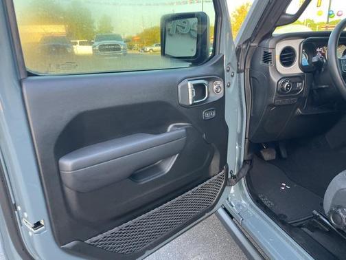 2025 Jeep Gladiator Nighthawk
