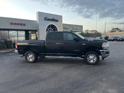 2020 RAM 2500 Tradesman Crew Cab 4X4 6'4' Box
