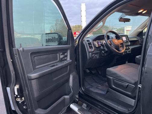 2020 RAM 2500 Tradesman Crew Cab 4X4 6'4' Box